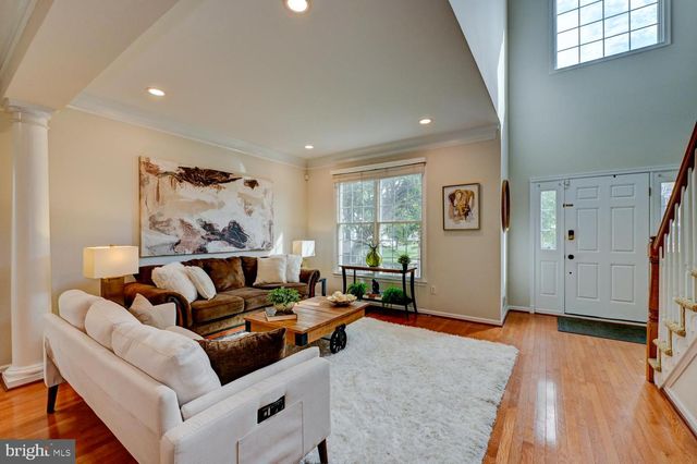 24 DEVONSHIRE DR, West Windsor, NJ 08540