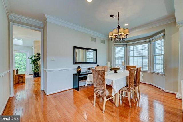 24 DEVONSHIRE DR, West Windsor, NJ 08540