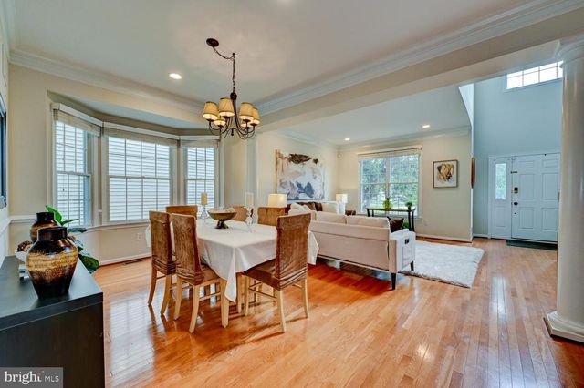 24 DEVONSHIRE DR, West Windsor, NJ 08540