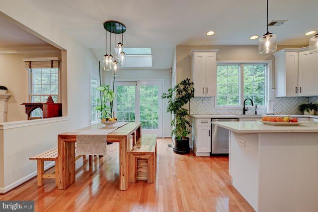 24 DEVONSHIRE DR, West Windsor, NJ 08540