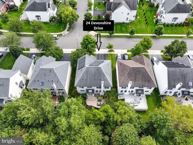 24 DEVONSHIRE DR, West Windsor, NJ 08540