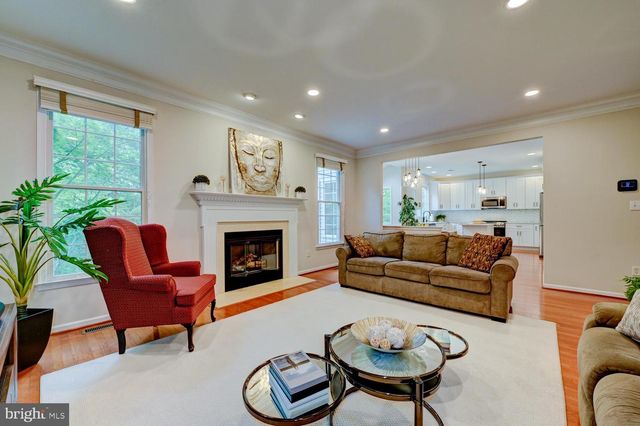 24 DEVONSHIRE DR, West Windsor, NJ 08540