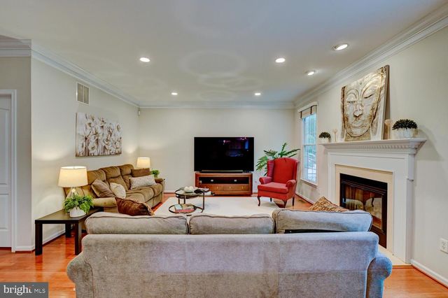 24 DEVONSHIRE DR, West Windsor, NJ 08540