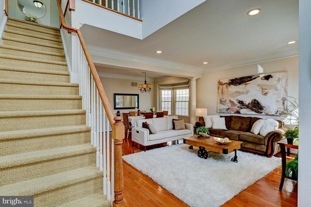 24 DEVONSHIRE DR, West Windsor, NJ 08540