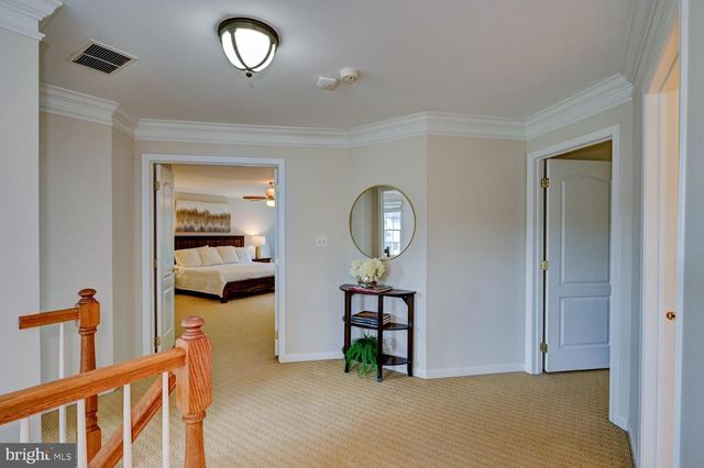 24 DEVONSHIRE DR, West Windsor, NJ 08540