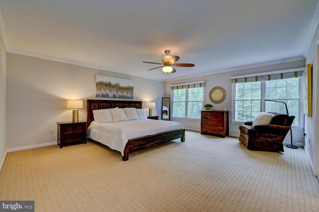 24 DEVONSHIRE DR, West Windsor, NJ 08540