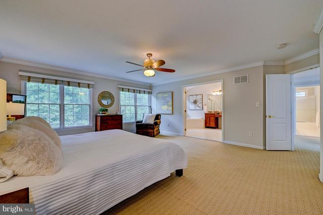 24 DEVONSHIRE DR, West Windsor, NJ 08540
