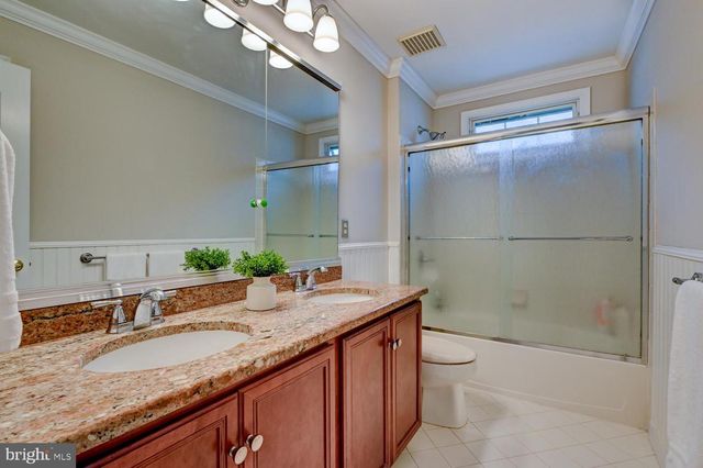 24 DEVONSHIRE DR, West Windsor, NJ 08540