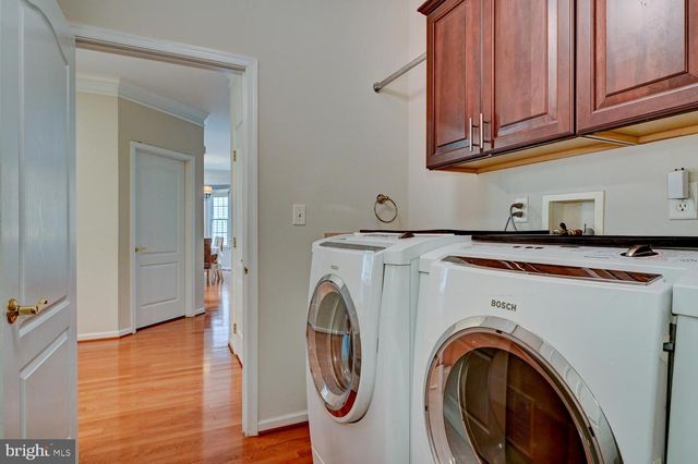 24 DEVONSHIRE DR, West Windsor, NJ 08540
