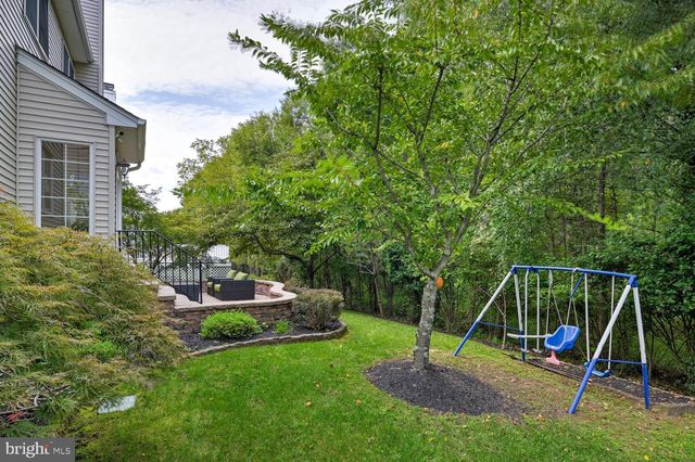 24 DEVONSHIRE DR, West Windsor, NJ 08540