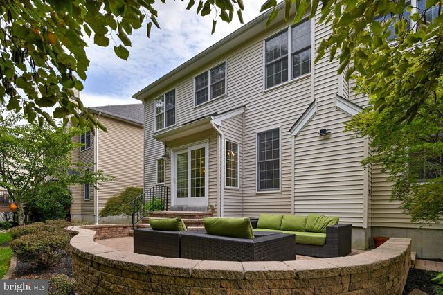 24 DEVONSHIRE DR, West Windsor, NJ 08540