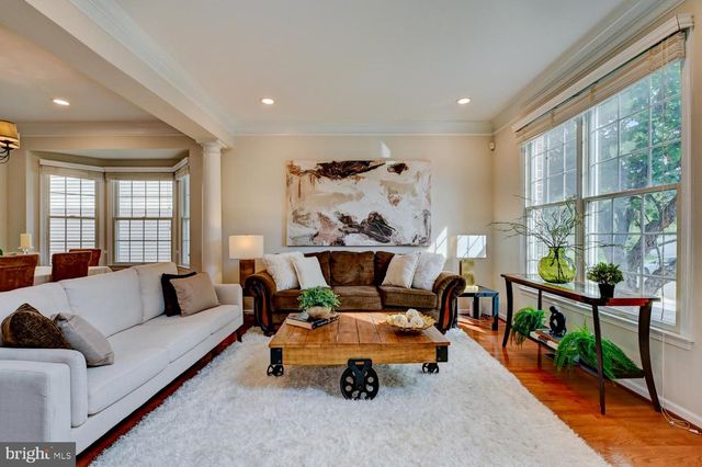 24 DEVONSHIRE DR, West Windsor, NJ 08540