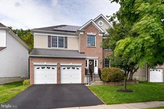 24 DEVONSHIRE DR, West Windsor, NJ 08540