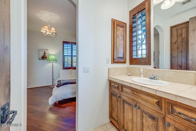 8280 E TAILFEATHER Drive, Scottsdale, AZ 85255