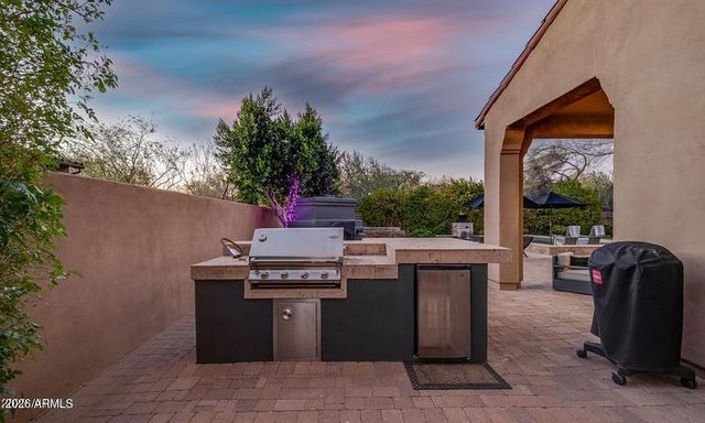8280 E TAILFEATHER Drive, Scottsdale, AZ 85255