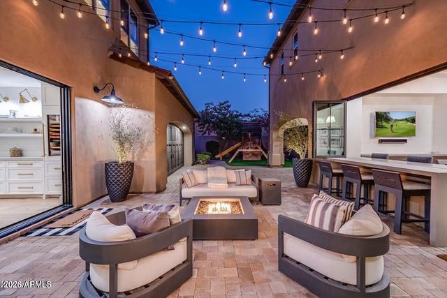 8280 E TAILFEATHER Drive, Scottsdale, AZ 85255