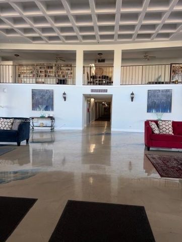 9370 SW 8th St 418, Boca Raton, FL 33428