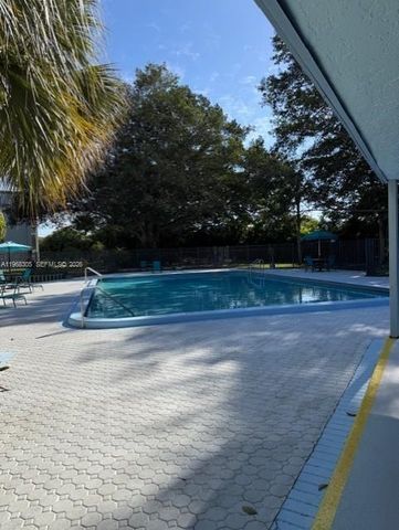 9370 SW 8th St 418, Boca Raton, FL 33428