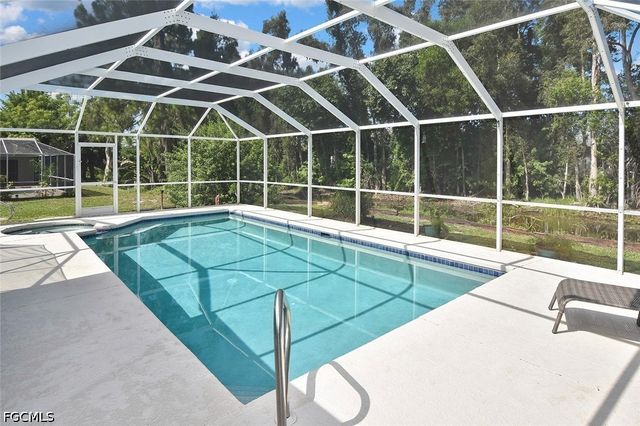 18674 Spruce DR E, Fort Myers, FL 33967