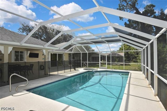 18674 Spruce DR E, Fort Myers, FL 33967