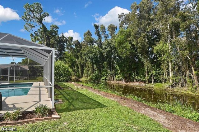 18674 Spruce DR E, Fort Myers, FL 33967