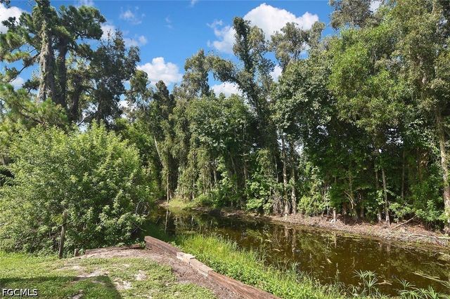 18674 Spruce DR E, Fort Myers, FL 33967