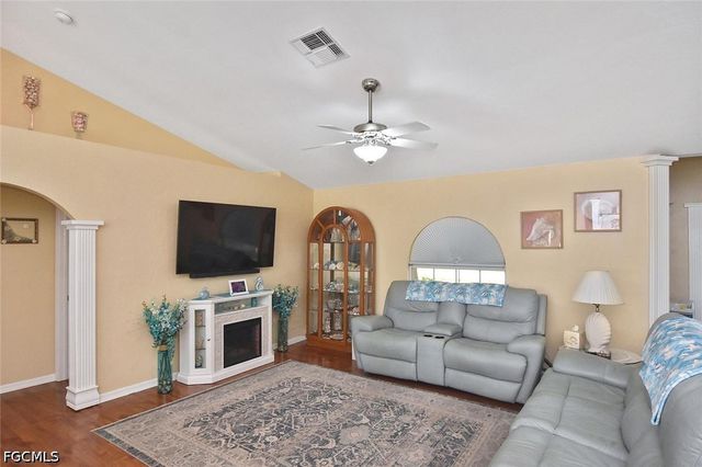 18674 Spruce DR E, Fort Myers, FL 33967