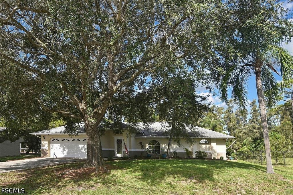 18674 Spruce DR E, Fort Myers, FL 33967
