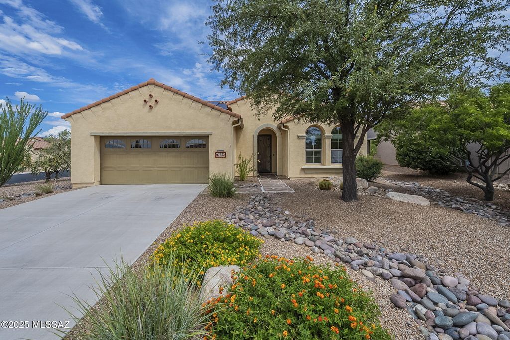 732 N Moana Drive, Green Valley, AZ 85614