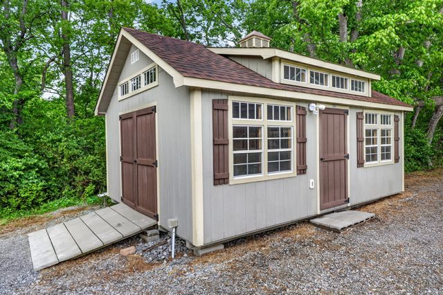 923 Dobbins Pike, Gallatin, TN 37066