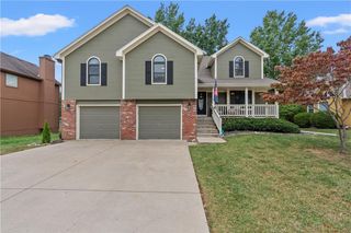 312 SE Breon Bay Drive, Lee's Summit, MO 64063