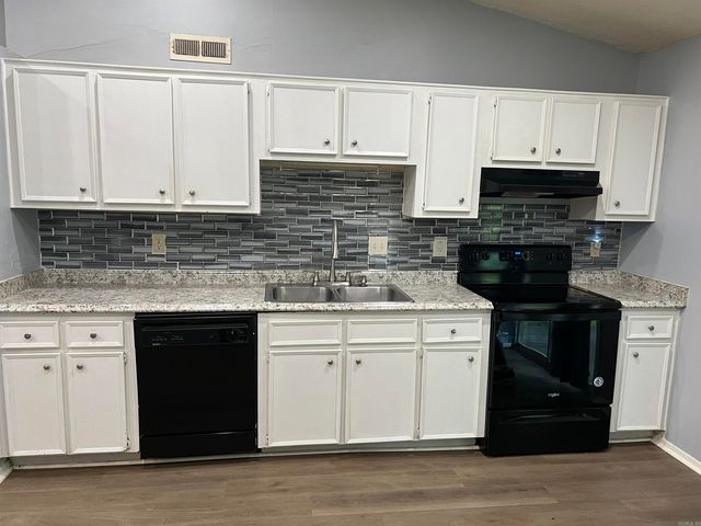 219 Lonsdale Circle, Jacksonville, AR 72076