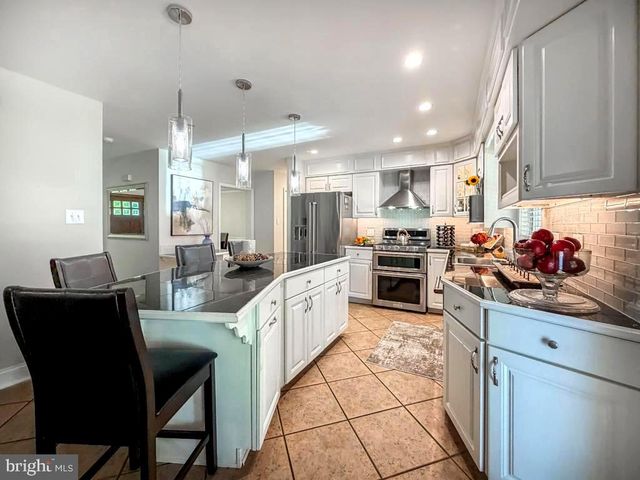 1347 HELLER DR, Yardley, PA 19067