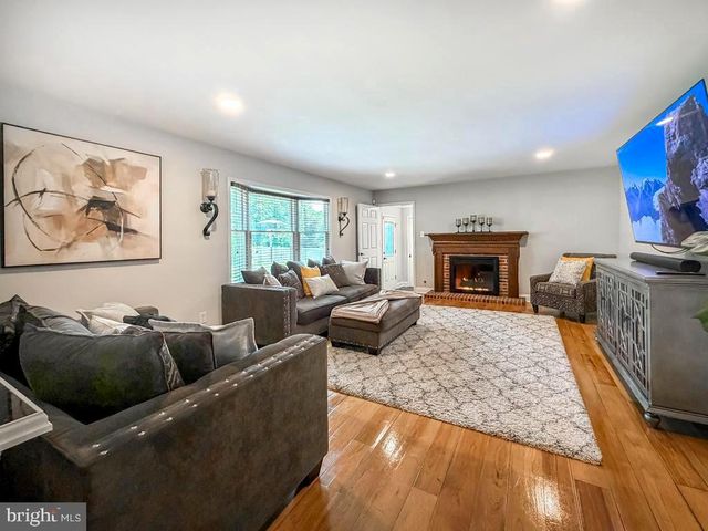 1347 HELLER DR, Yardley, PA 19067