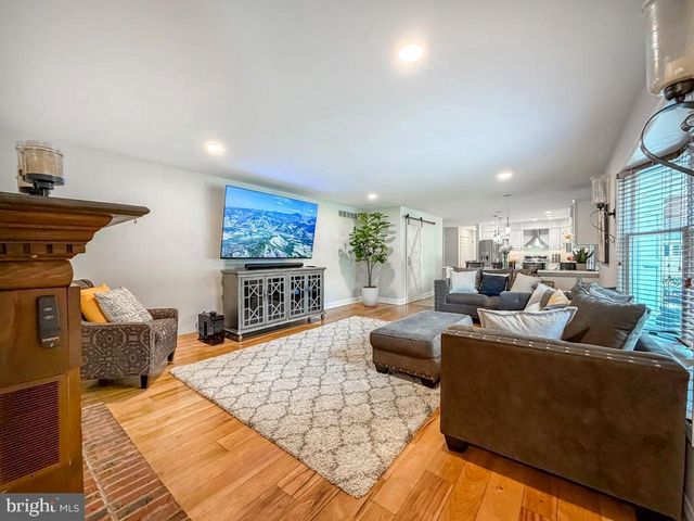 1347 HELLER DR, Yardley, PA 19067