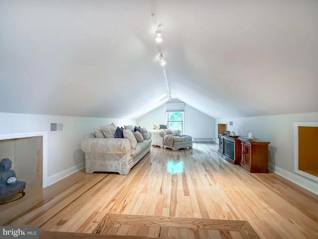 1347 HELLER DR, Yardley, PA 19067