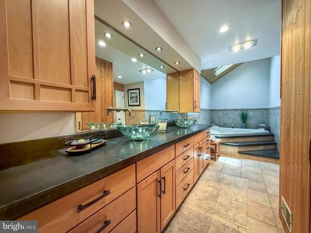 1347 HELLER DR, Yardley, PA 19067