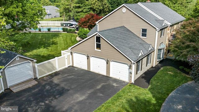 1347 HELLER DR, Yardley, PA 19067