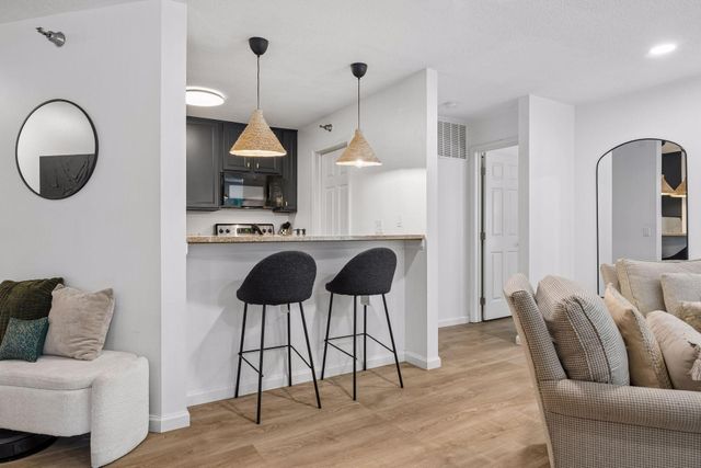 6040 Chasewood Parkway 2, Minnetonka, MN 55343
