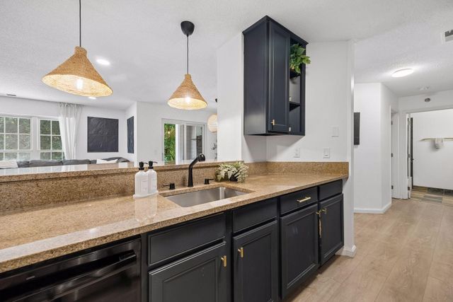 6040 Chasewood Parkway 2, Minnetonka, MN 55343
