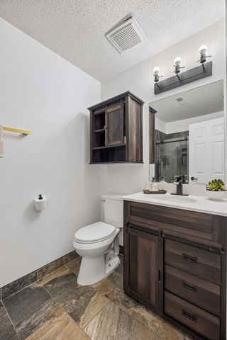 6040 Chasewood Parkway 2, Minnetonka, MN 55343