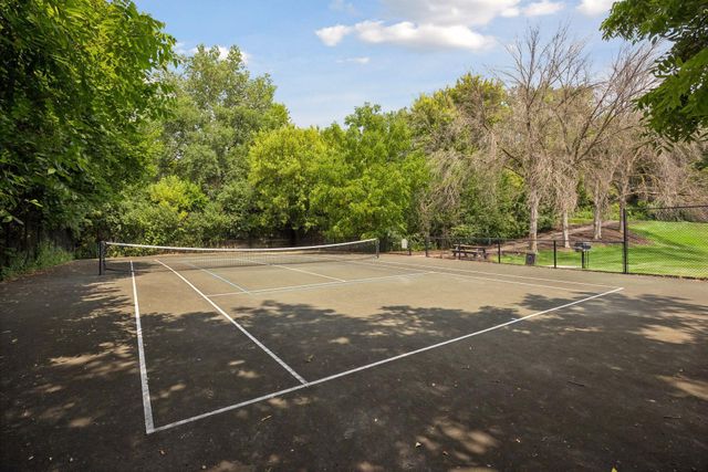 6040 Chasewood Parkway 2, Minnetonka, MN 55343