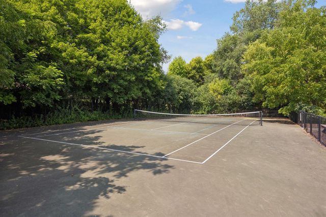 6040 Chasewood Parkway 2, Minnetonka, MN 55343