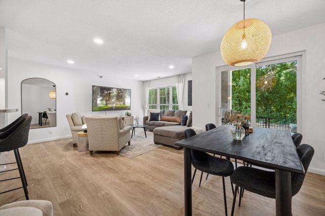 6040 Chasewood Parkway 2, Minnetonka, MN 55343