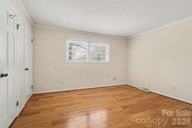 100 Kenwood Lane, Lexington, NC 27295