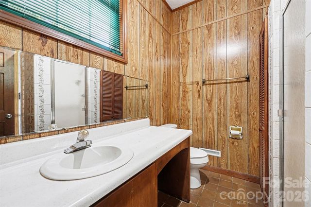 100 Kenwood Lane, Lexington, NC 27295