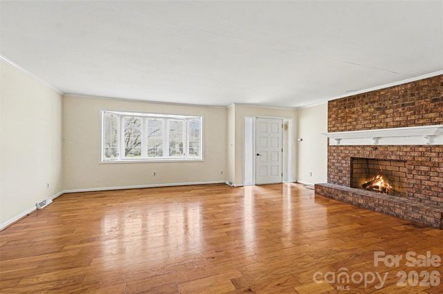 100 Kenwood Lane, Lexington, NC 27295