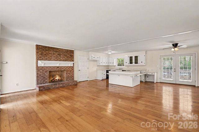 100 Kenwood Lane, Lexington, NC 27295