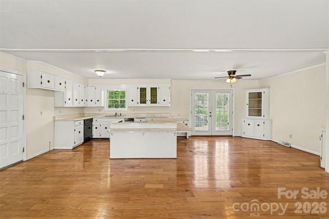 100 Kenwood Lane, Lexington, NC 27295