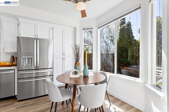 7900 Pineville Cir, Castro Valley, CA 94552